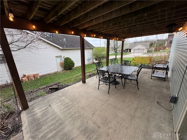 930 Oak Hill Court, Troy, OH 45373