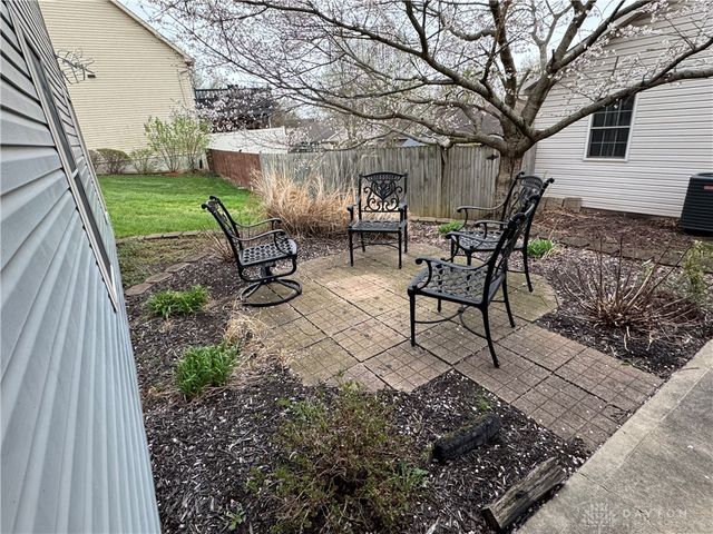 930 Oak Hill Court, Troy, OH 45373