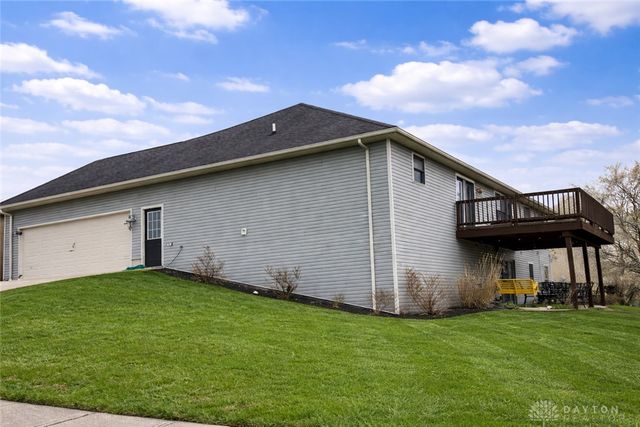 930 Oak Hill Court, Troy, OH 45373