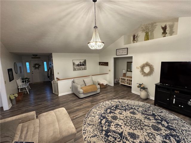 930 Oak Hill Court, Troy, OH 45373