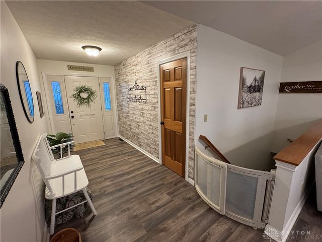 930 Oak Hill Court, Troy, OH 45373