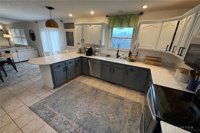 930 Oak Hill Court, Troy, OH 45373