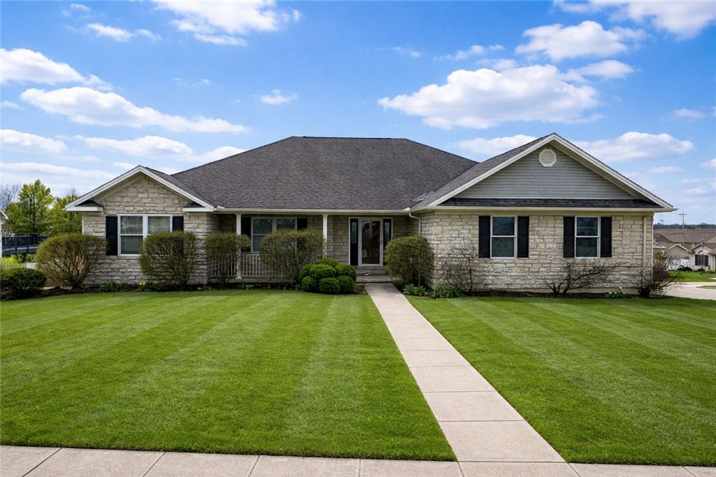 930 Oak Hill Court, Troy, OH 45373