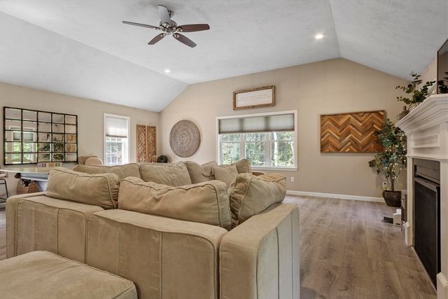 95 Prescott St, Rutland, MA 01543