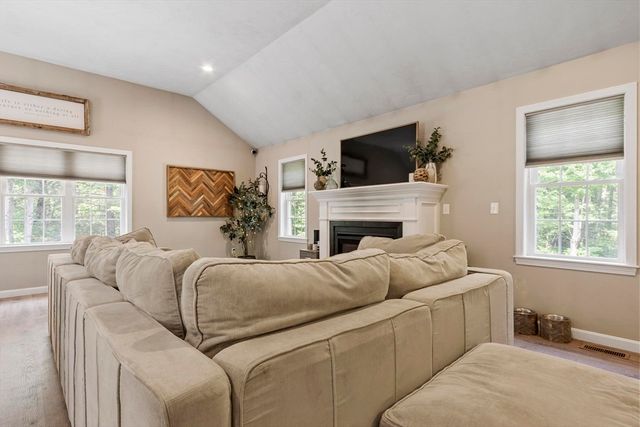 95 Prescott St, Rutland, MA 01543