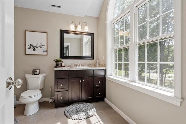 95 Prescott St, Rutland, MA 01543