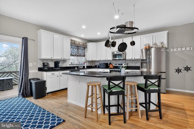 5153 BALLYCASTLE CIR, Alexandria, VA 22315