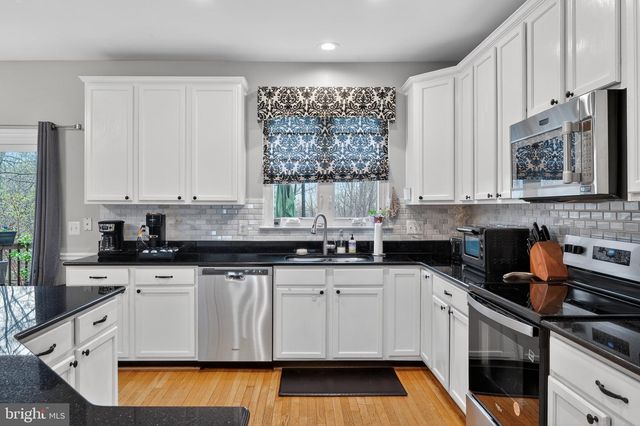 5153 BALLYCASTLE CIR, Alexandria, VA 22315