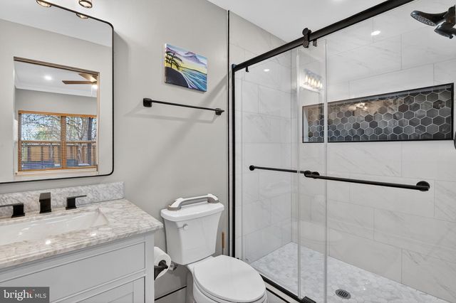 5153 BALLYCASTLE CIR, Alexandria, VA 22315