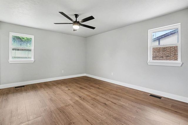 2501 S Miles Avenue, El Reno, OK 73036