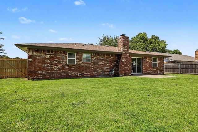 2501 S Miles Avenue, El Reno, OK 73036