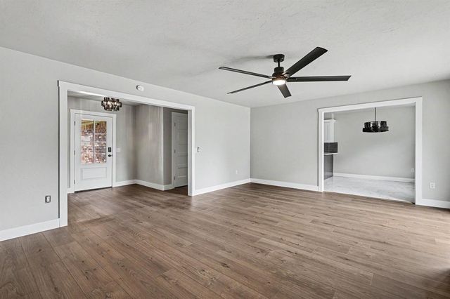 2501 S Miles Avenue, El Reno, OK 73036