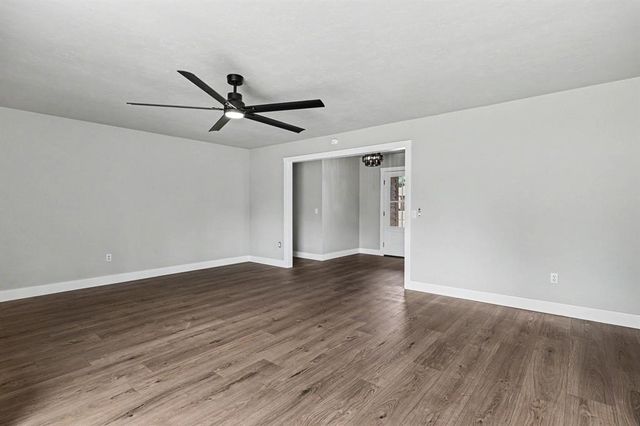 2501 S Miles Avenue, El Reno, OK 73036