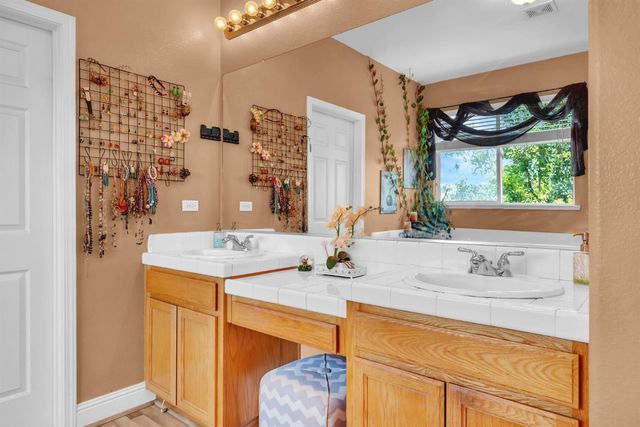 3505 Lambeth Dr, Rescue, CA 95672