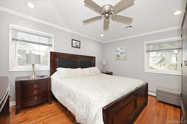 264 N Boston Avenue, Massapequa, NY 11758