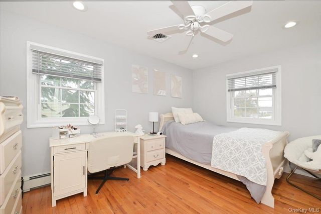 264 N Boston Avenue, Massapequa, NY 11758