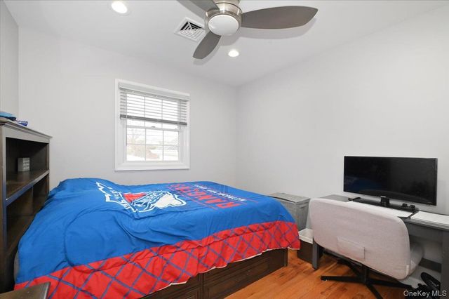 264 N Boston Avenue, Massapequa, NY 11758