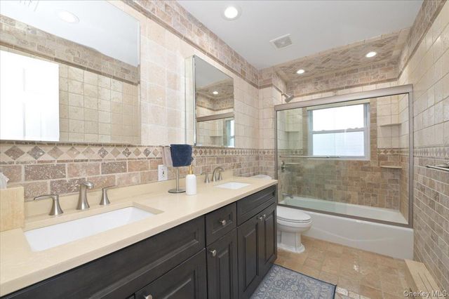 264 N Boston Avenue, Massapequa, NY 11758