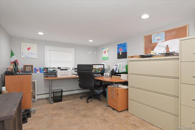 264 N Boston Avenue, Massapequa, NY 11758