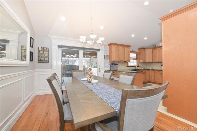 264 N Boston Avenue, Massapequa, NY 11758