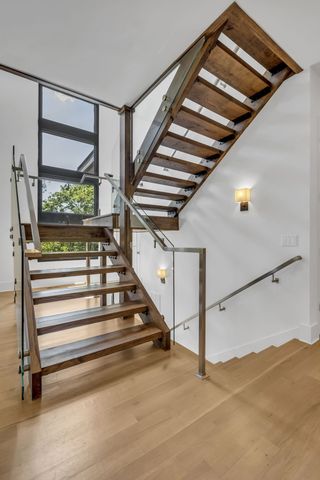 6449 Fleetwood Dr, Nashville, TN 37209