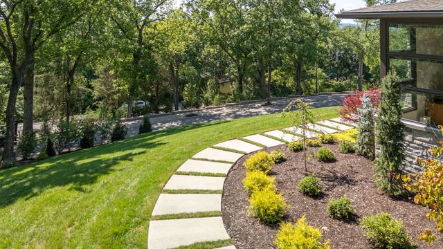 6449 Fleetwood Dr, Nashville, TN 37209