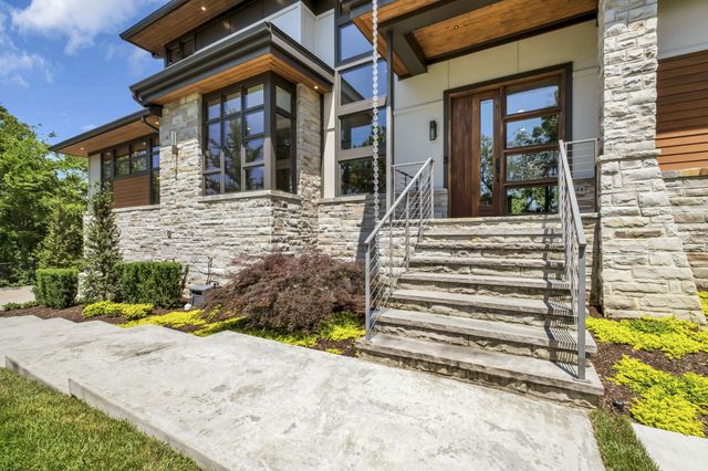 6449 Fleetwood Dr, Nashville, TN 37209
