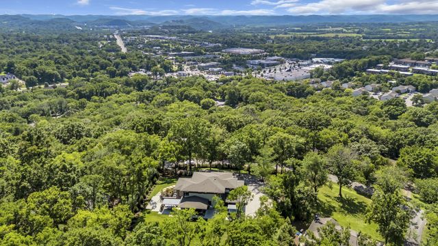 6449 Fleetwood Dr, Nashville, TN 37209
