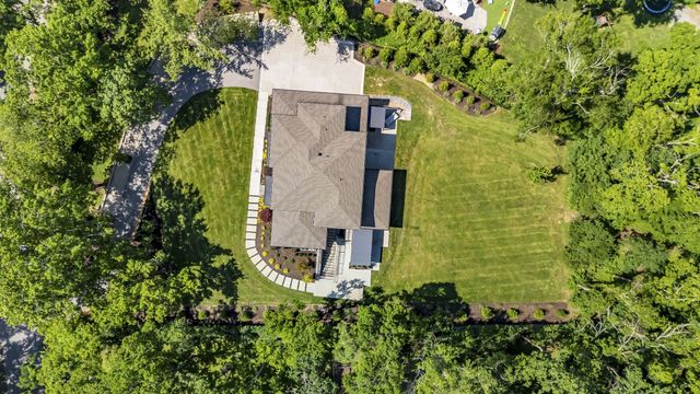 6449 Fleetwood Dr, Nashville, TN 37209