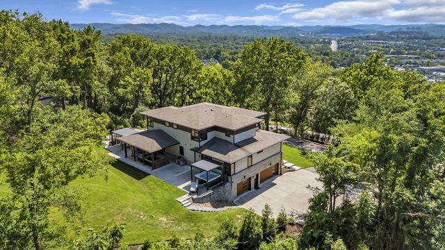 6449 Fleetwood Dr, Nashville, TN 37209