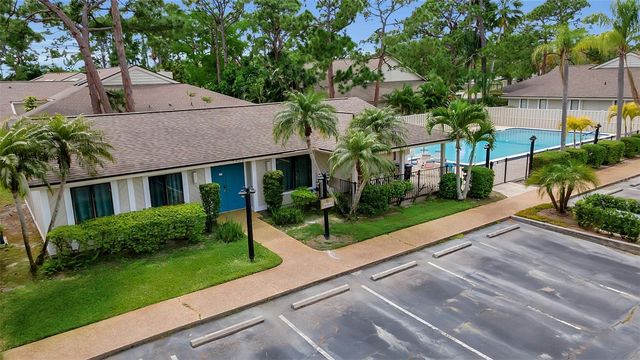 7935 WOODPOINTE COURT 21, Sarasota, FL 34238