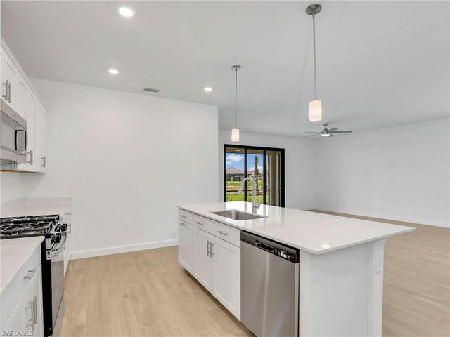 19097 Hinkley DR, Estero, FL 33928