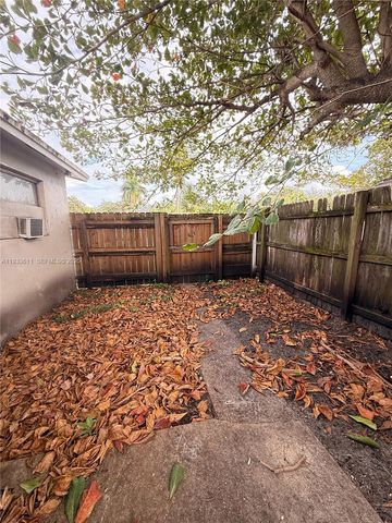 4851 SW 28th Ter 1, Dania Beach, FL 33312