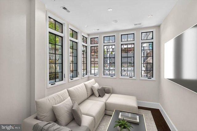 3019 DENT PL NW, Washington, DC 20007