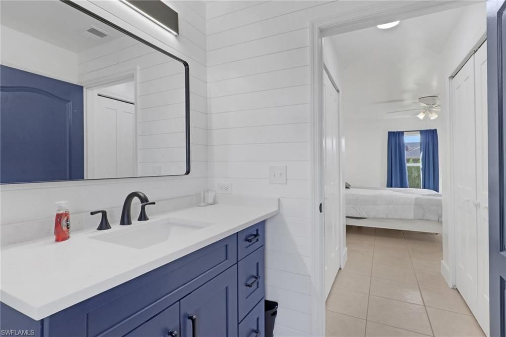 Image 22 of property listing at 1110 NE 6th PL, Cape Coral, FL 33909