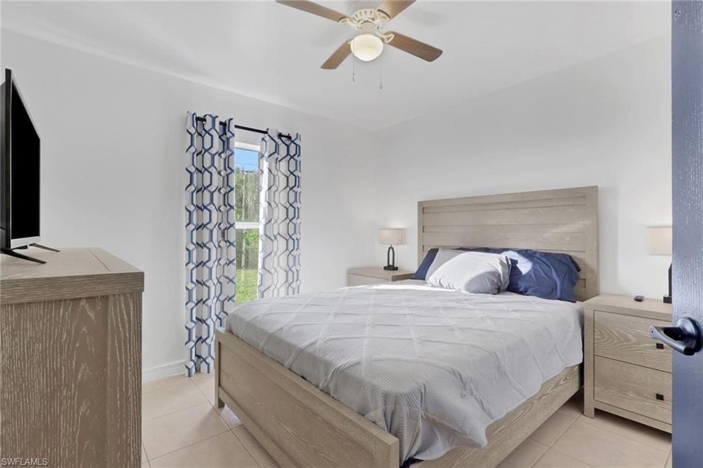 Image 24 of property listing at 1110 NE 6th PL, Cape Coral, FL 33909