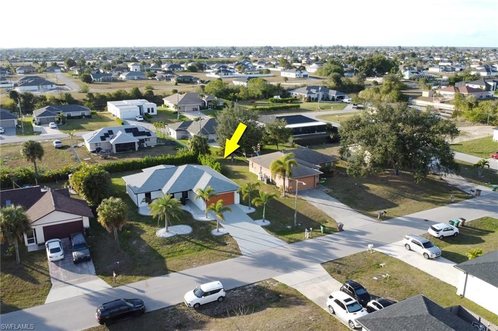 Image 38 of property listing at 1110 NE 6th PL, Cape Coral, FL 33909