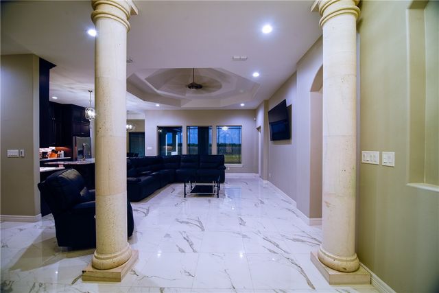 4294 Franklin Adams St, Kingsville, TX 78363