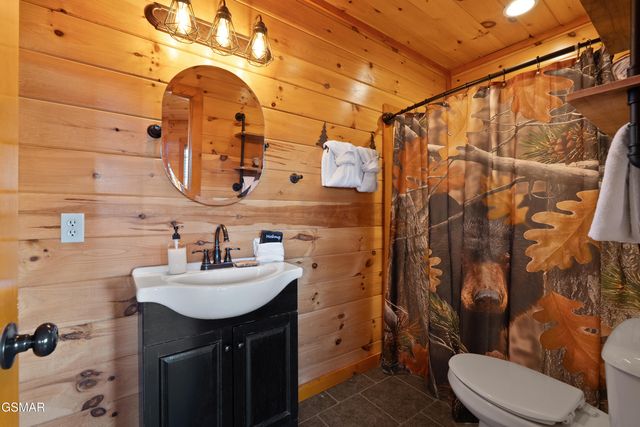 2083 Kerr Road, Sevierville, TN 37876