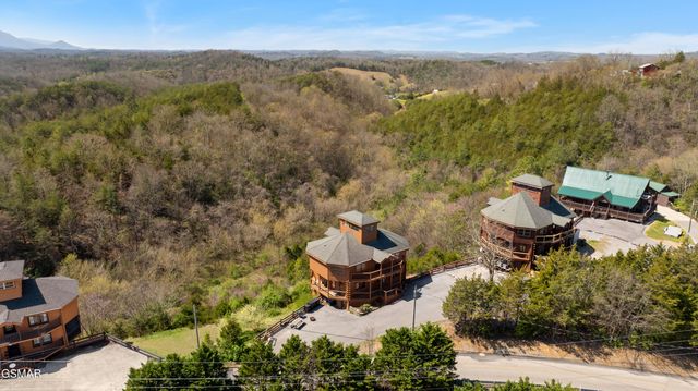 2083 Kerr Road, Sevierville, TN 37876