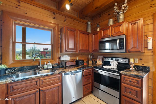 2083 Kerr Road, Sevierville, TN 37876