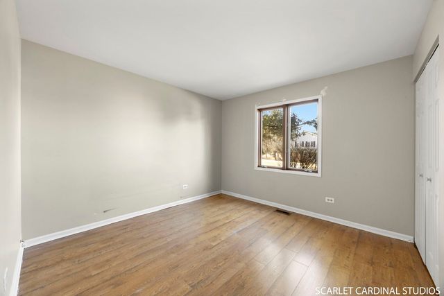 971 West Court B, Naperville, IL 60563