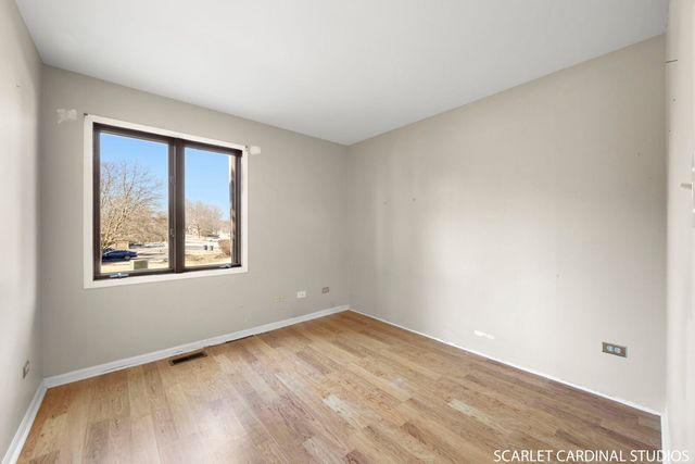 971 West Court B, Naperville, IL 60563