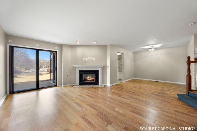 971 West Court B, Naperville, IL 60563