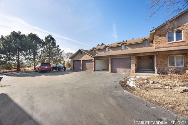 971 West Court B, Naperville, IL 60563