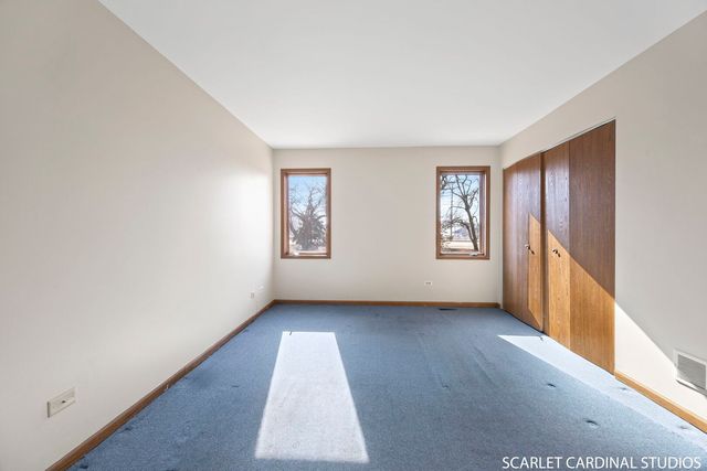 971 West Court B, Naperville, IL 60563