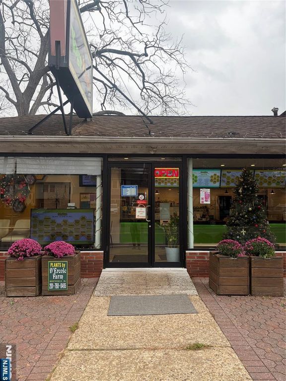 176 Livingston Street, Northvale, NJ 07647