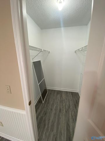 523 Farmingdale Road, Huntsville, AL 35803