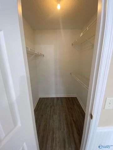 523 Farmingdale Road, Huntsville, AL 35803