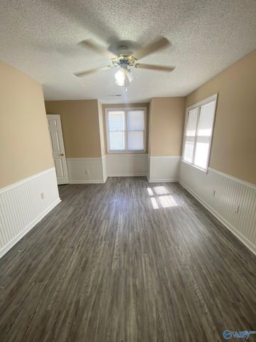 523 Farmingdale Road, Huntsville, AL 35803